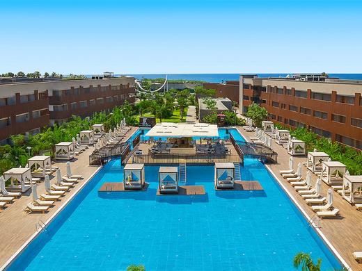 Jacaranda Luxury Resort