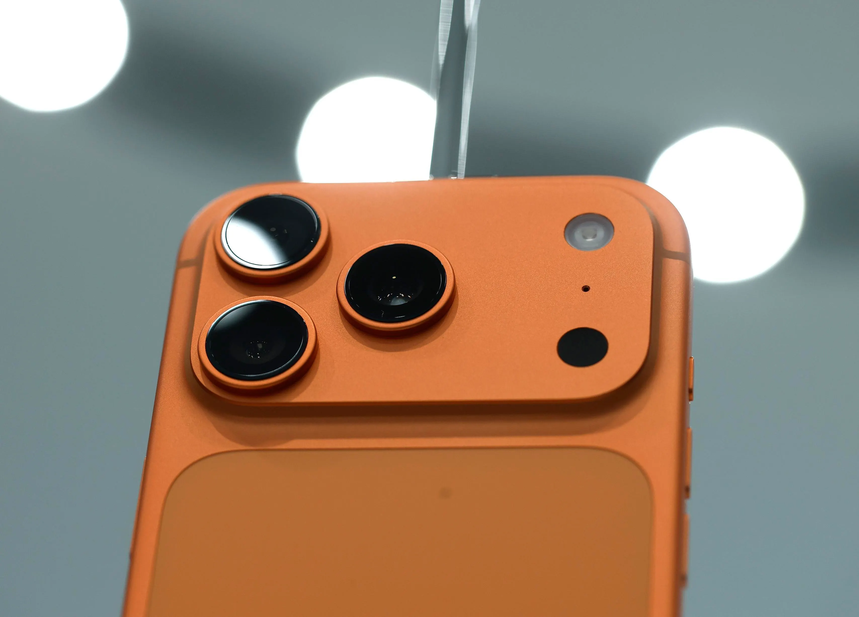 Apple iOS 26.5.1 Software Restricted To iPhone 17 Series, iPhone Air Only: Should You Upgrade?