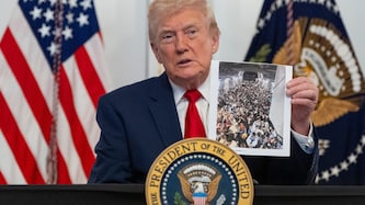 Migranten, die „den inneren Frieden untergraben“, solle die Staatsbürgerschaft entzogen werden, ...