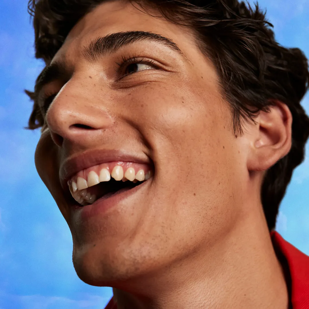 Il blush per l'uomo non è ciò che credi, e può invece regalare un boost di freschezza al tuo viso