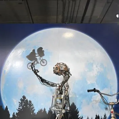 La figurine originale du film culte E.T, l'extra-terrestre a été vendue aux enchères pour plusieurs millions de dollars