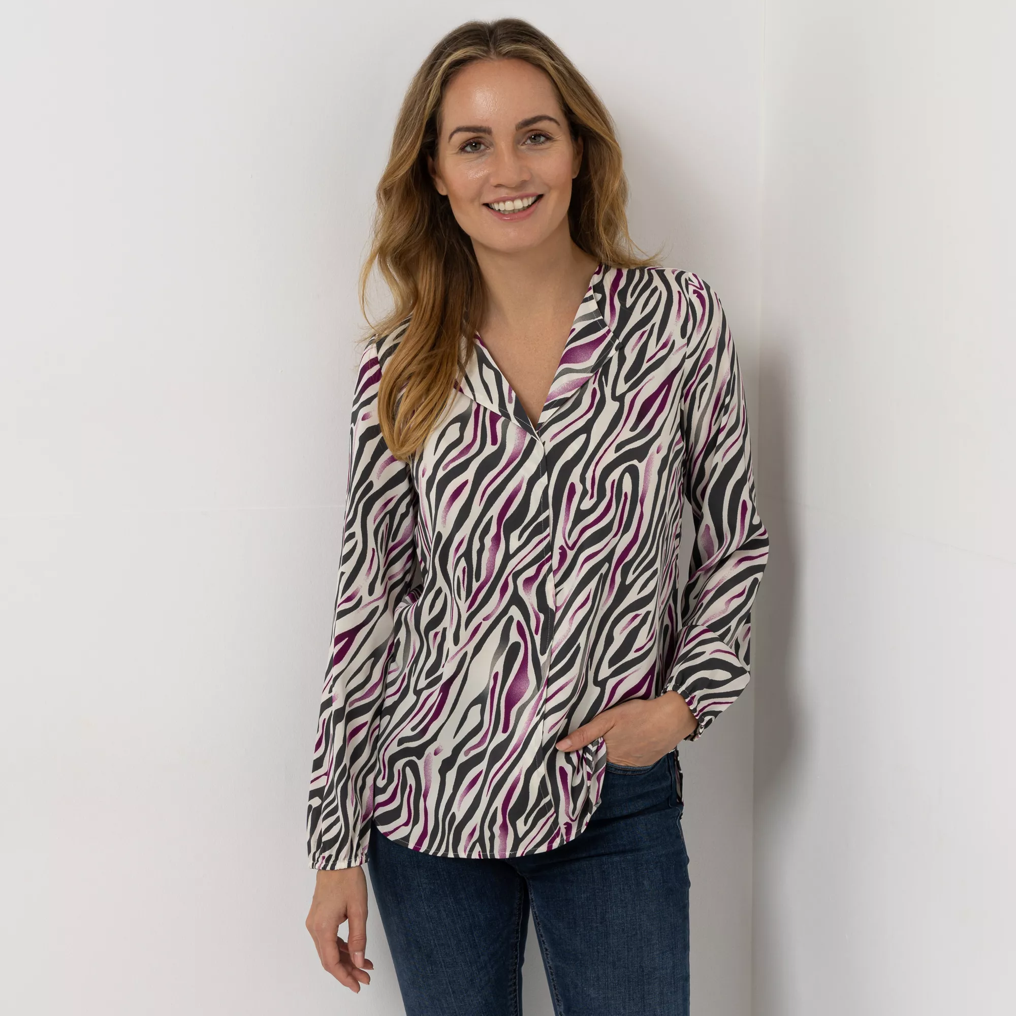 VIA MILANO Bluse, 1/1-Arm V-Ausschnitt Allover-Print figurumspielend